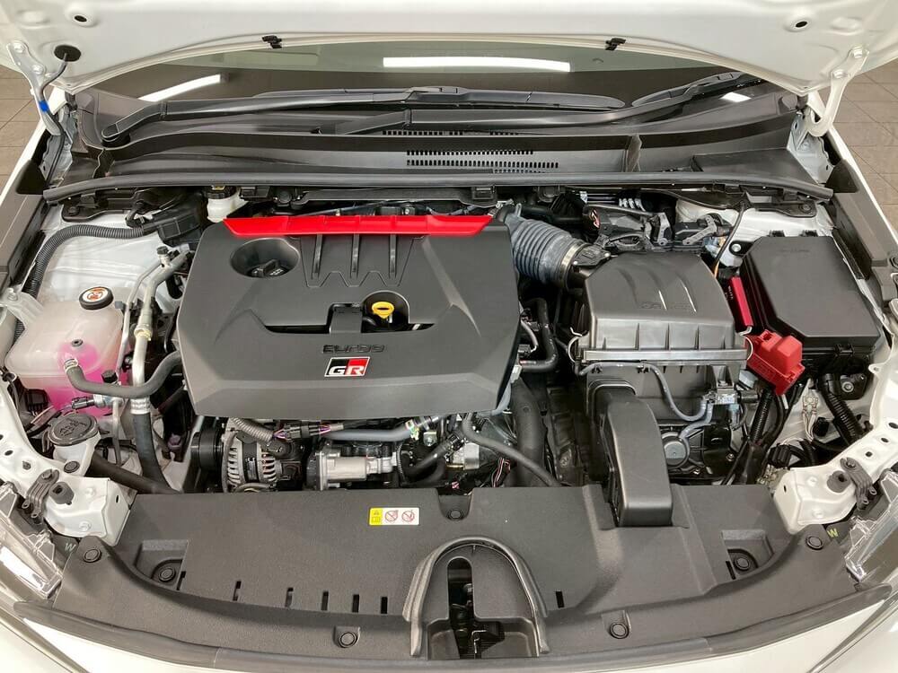 旭川 4WD レンタカー TOYOTA GR COROLLA 写真6