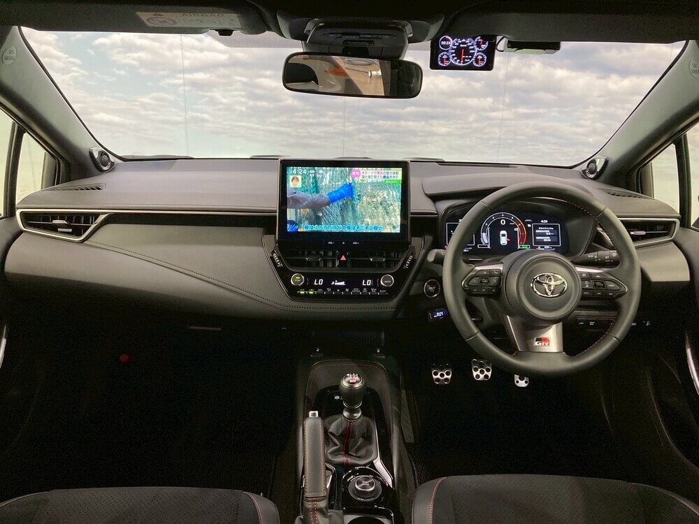 旭川 4WD レンタカー TOYOTA GR COROLLA 写真2