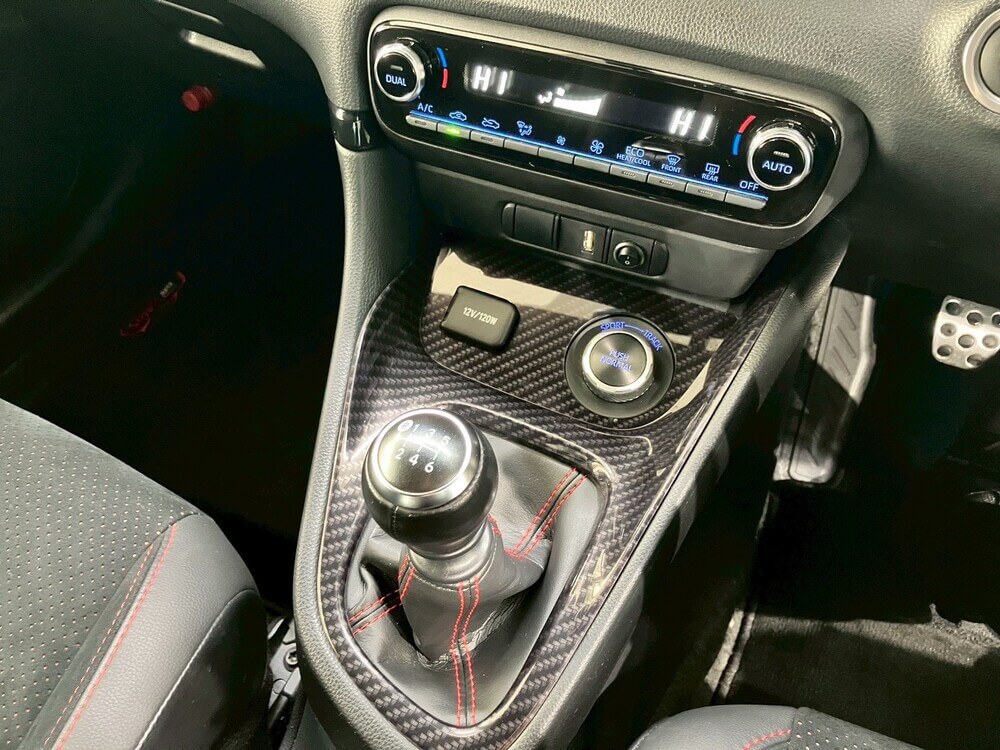 旭川 4WD レンタカー TOYOTA GR YARIS 写真3