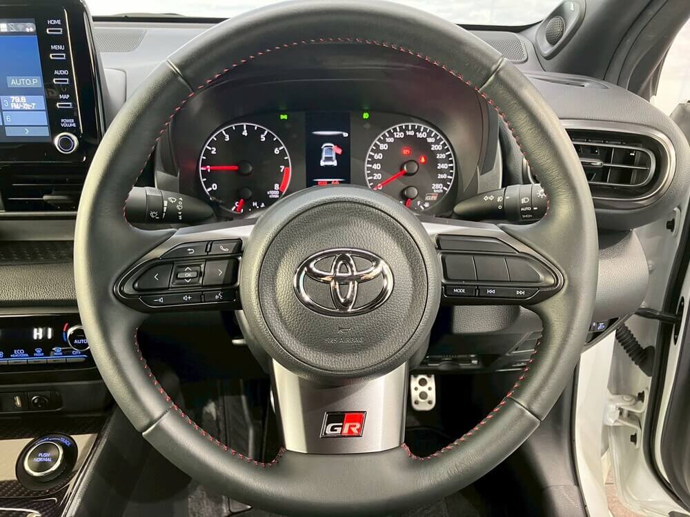 旭川 4WD レンタカー TOYOTA GR YARIS 写真4