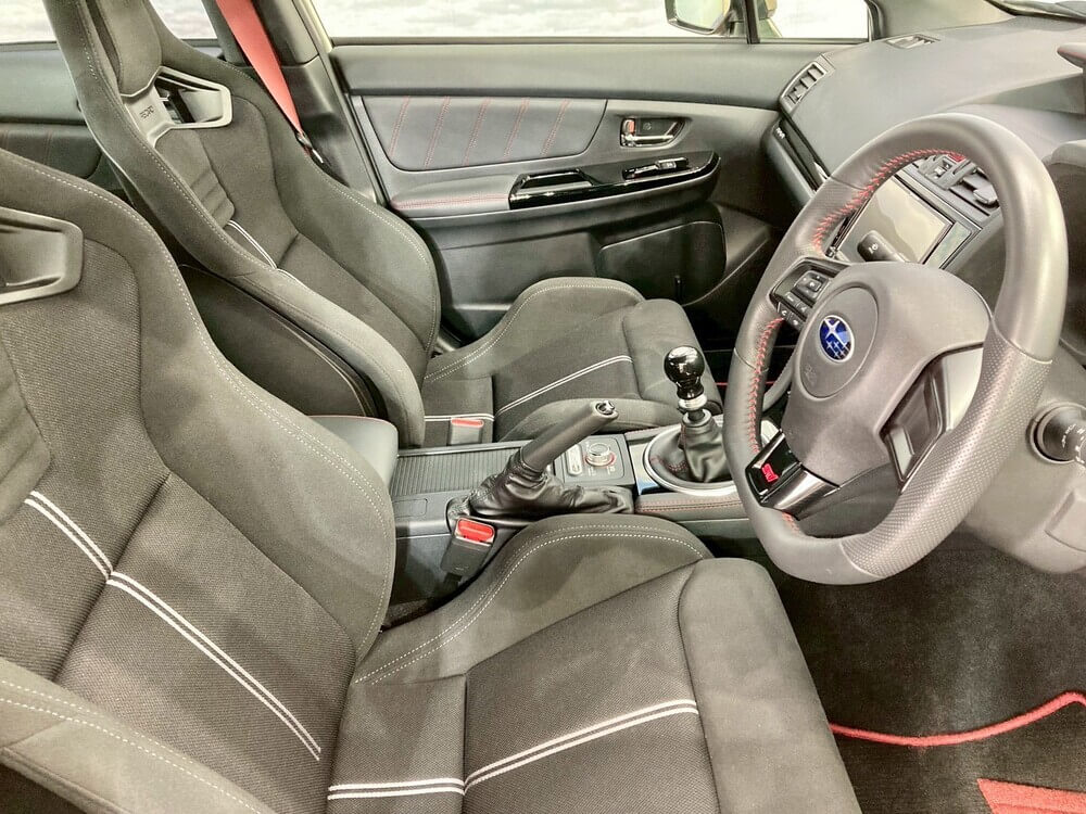 旭川 4WD レンタカー SUBARU WRX STi RA-R 写真4